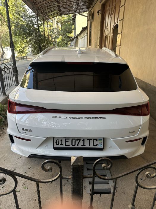 Byd e2 luxury 405 км