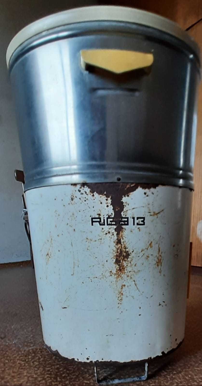 Продавам пералня Рига 13 за части
