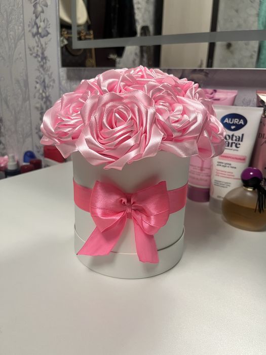 Букет из атластной ленты в коробке