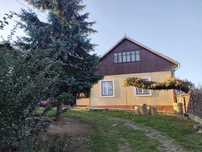 Vand proprietate alcatuita din casa si teren 6836 mp