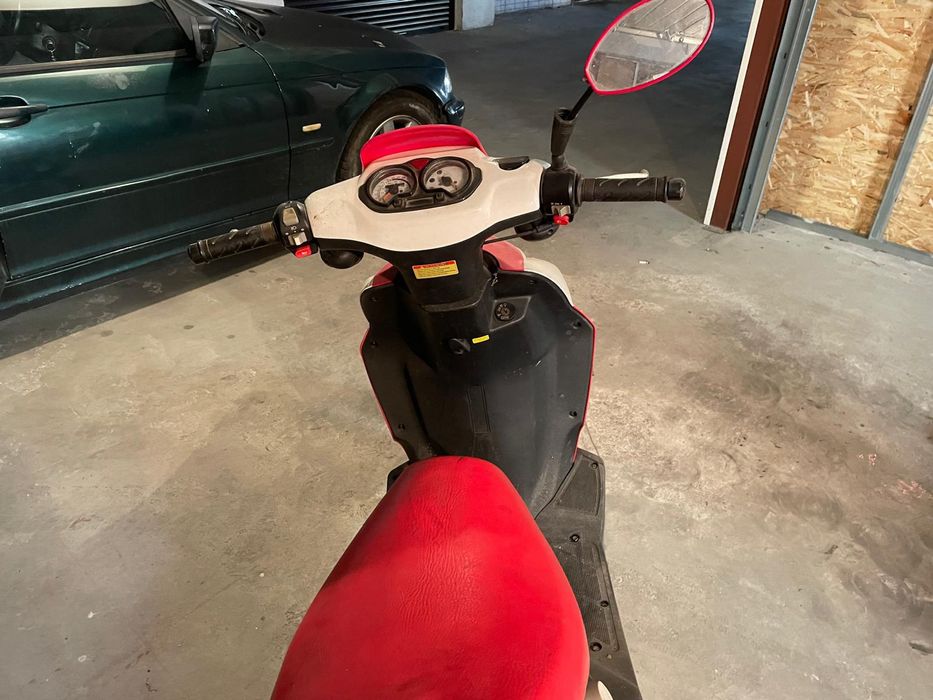 Vând scuter 125 CC