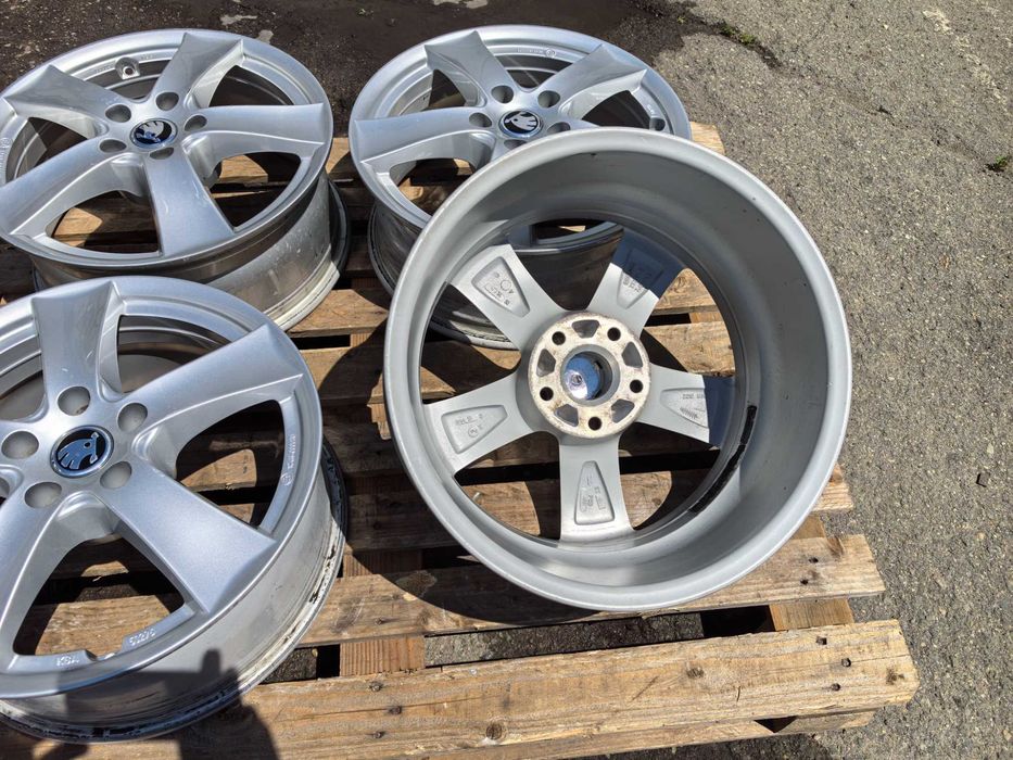 17 цола 5 х 112 мм Шкода / Фолксваген Групата - 7 Инча / ЕТ 40