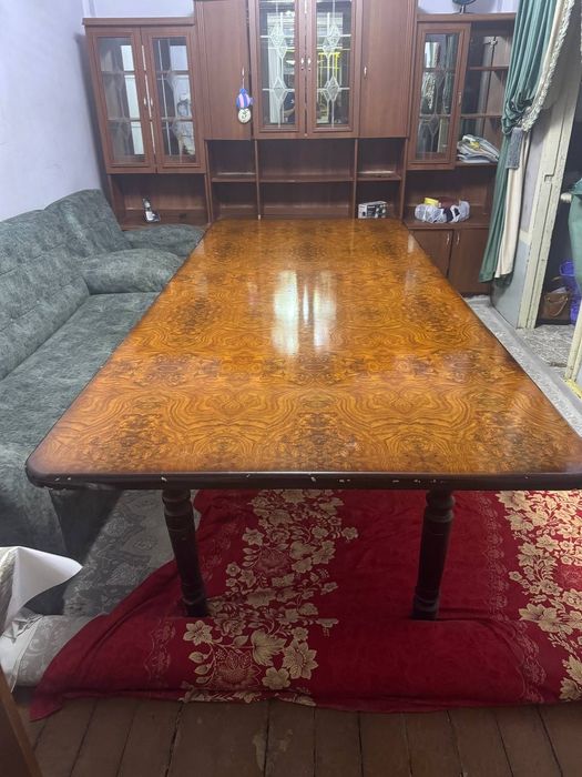 Mebellar Divan Stenka ugoloklari stol