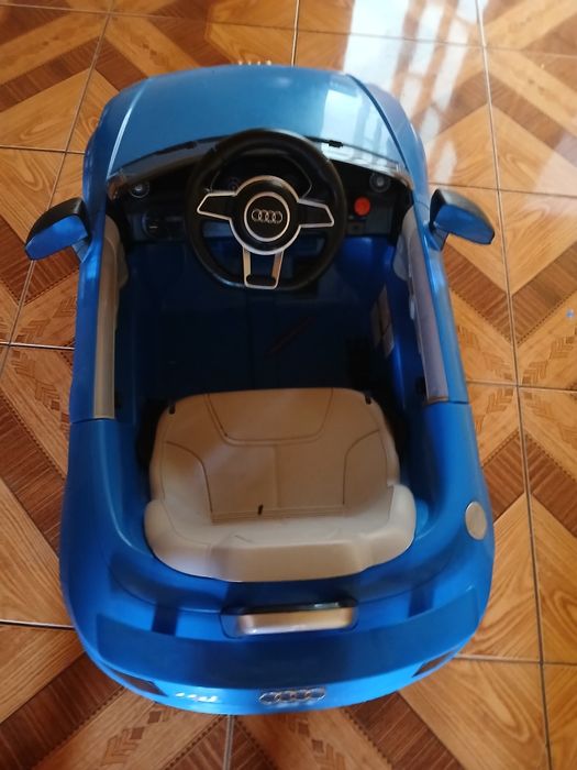 Mașinuța electrică