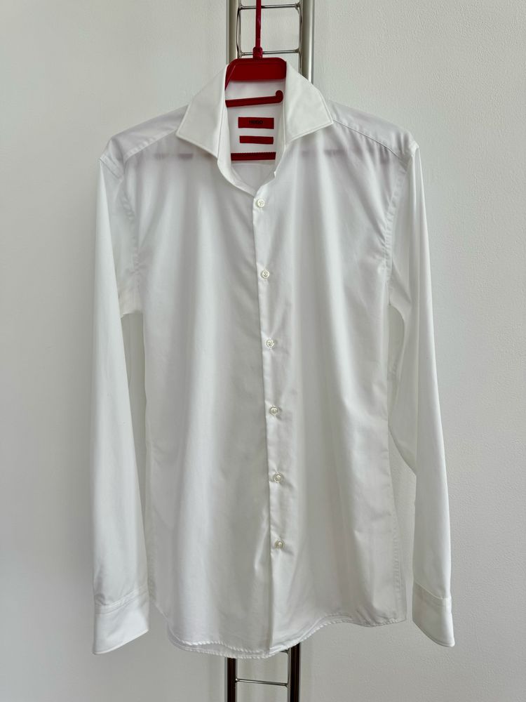 Мъжка бяла риза Hugo Boss размер М
