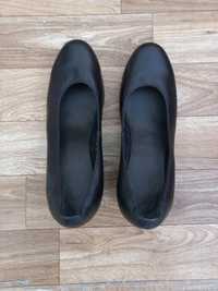 Туфли чёрные кожаные