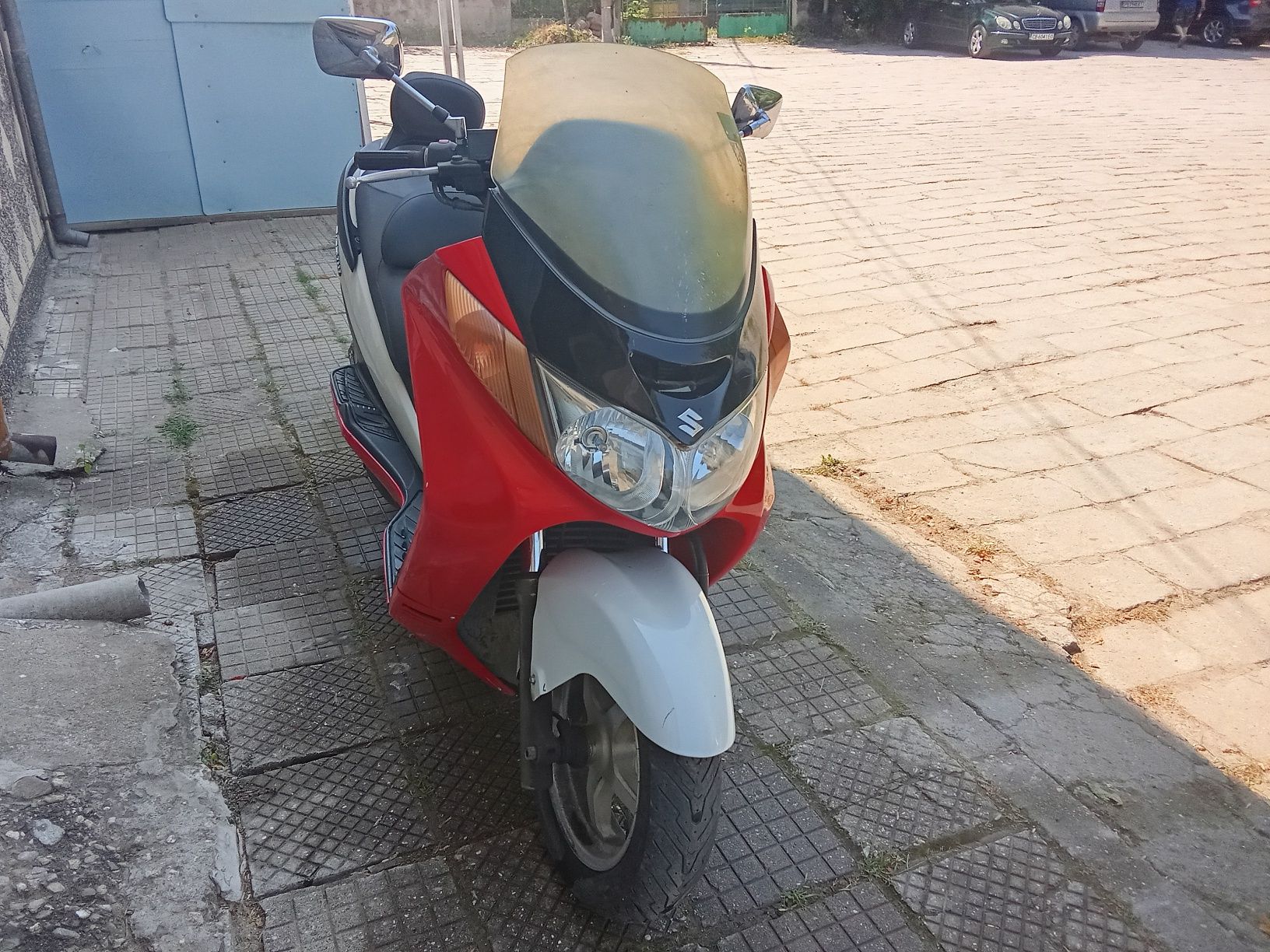 Сузуки бъргман 400