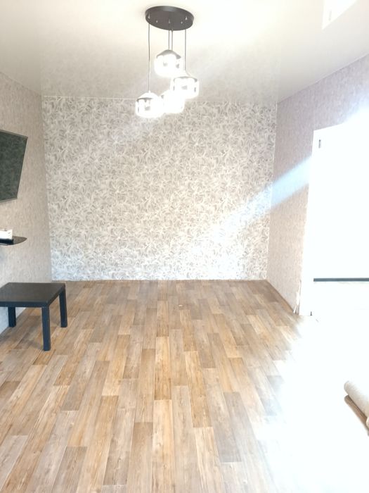 Продам 2 х комн квар. 3 мкр-7 дом- 2   этаж
