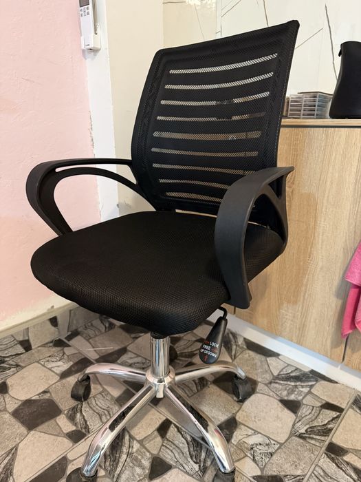 Кушетка + дюшек+ стол+ лампа