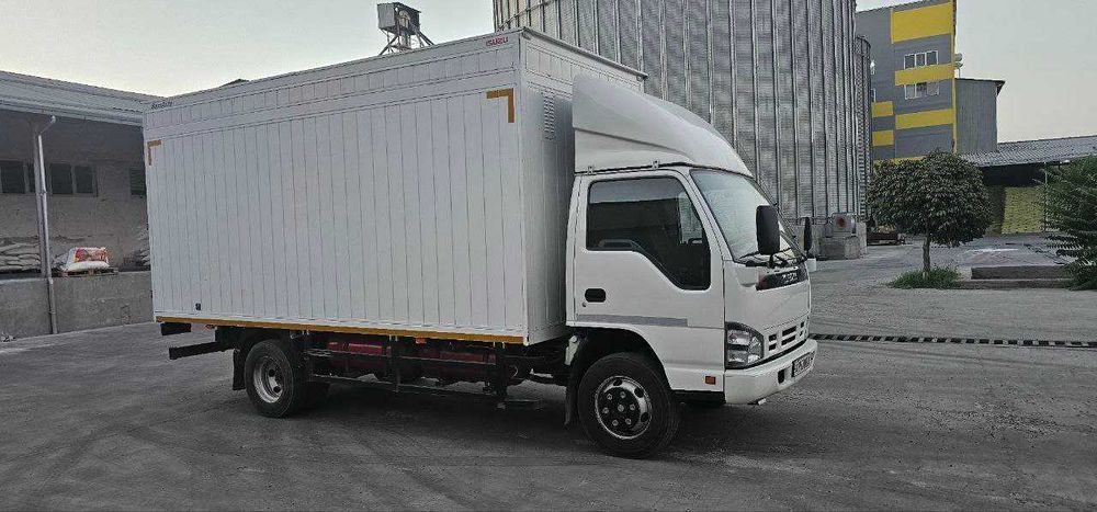 ISUZU yaxshi xolatda sotiladi