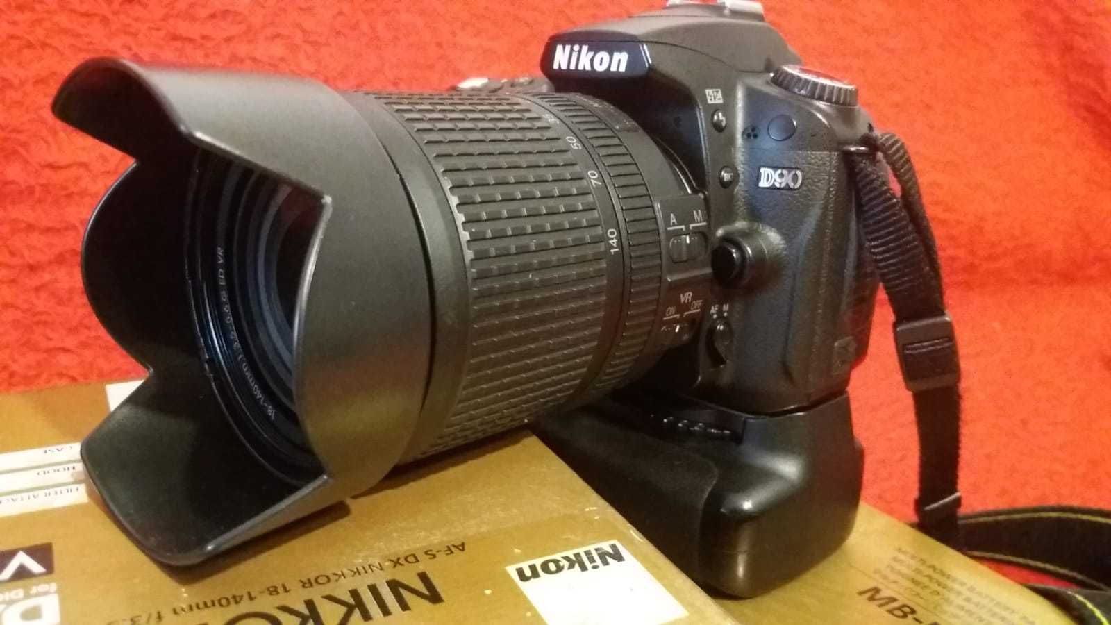 Nikon D90 impecabil 30.018 cadre + grip + alte accesorii Nikon