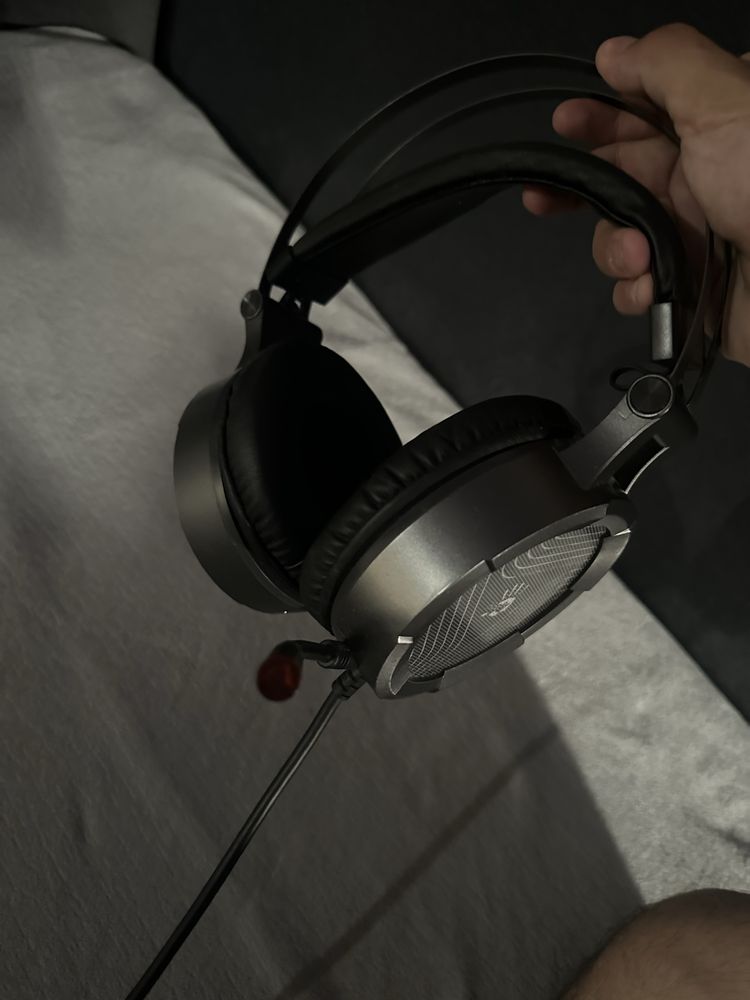продам игровые наушник  A4Tech Bloody G530