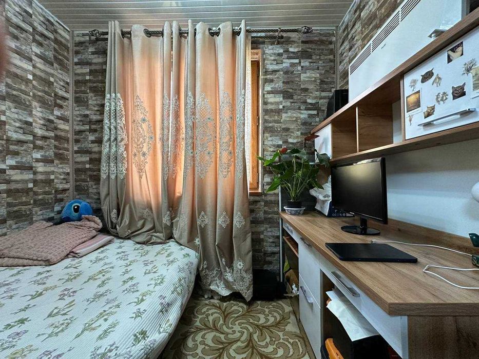 Массив Панельный.Продам 1 в 2 комнатную с ремонтом (41кв.м)