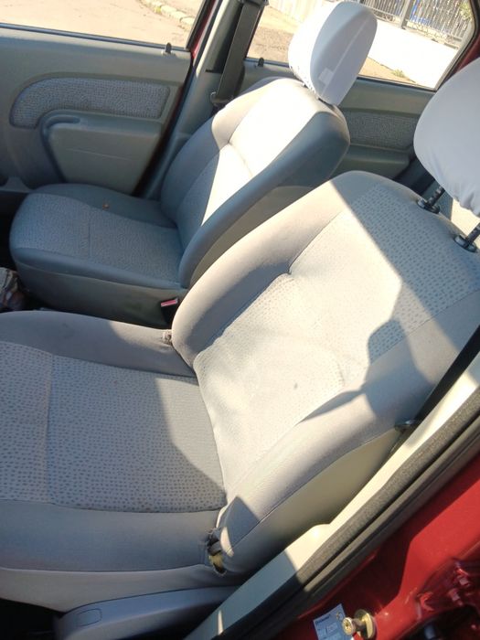 Dacia Logan = 1,6 = aer condiționat =