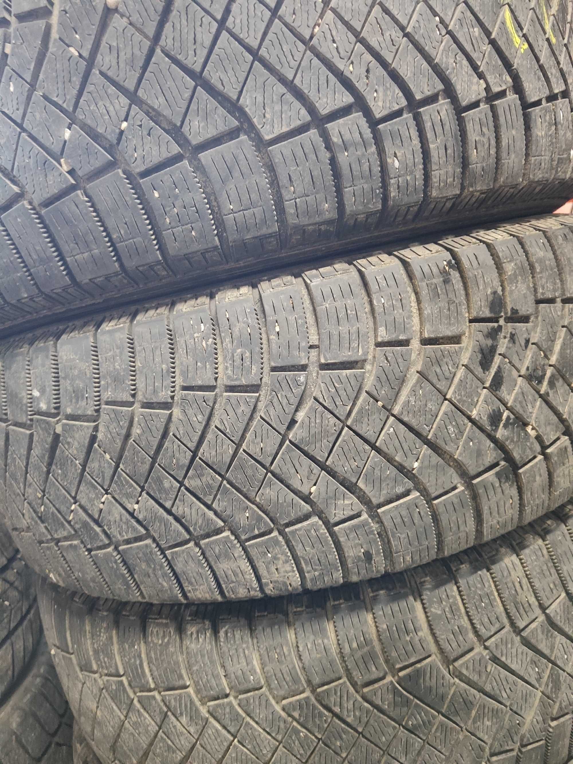 4бр. зимни гуми 225/65/17 Pirelli