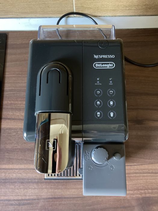 Espressor DeLonghi Nespresso Lattissima Touch