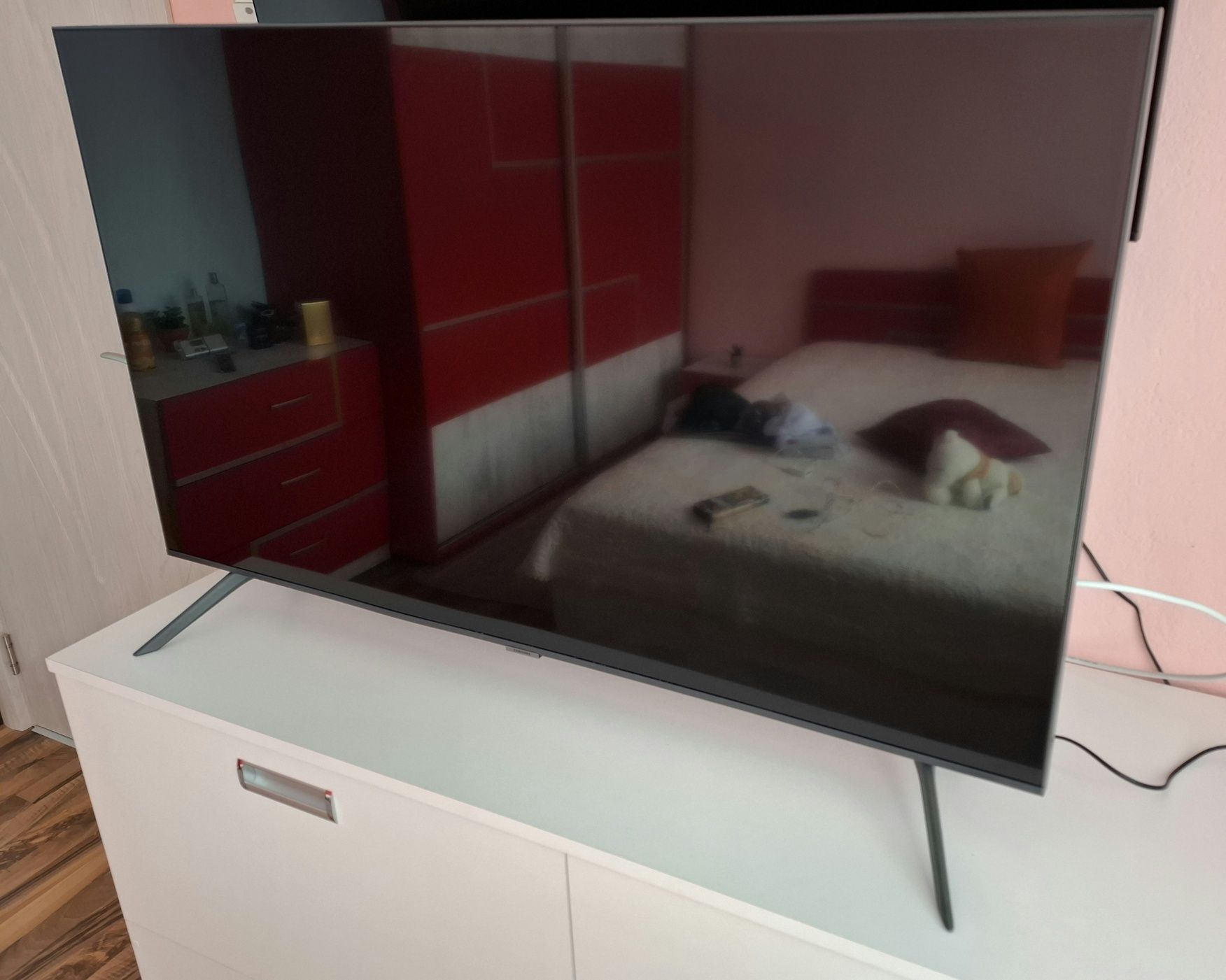 Продавам телевозор Samsung UE50AU7172 Smart, 4K, Ultra HD,LED за части