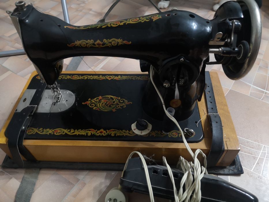 Швейные машинки СССР 80е. 15тыс