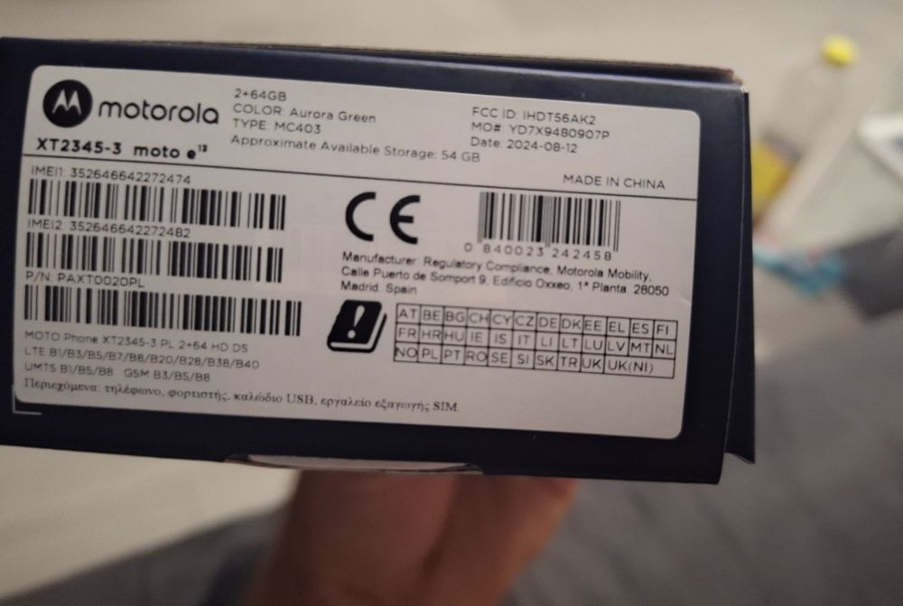 Vand telefon Motorola moto e13 nou.