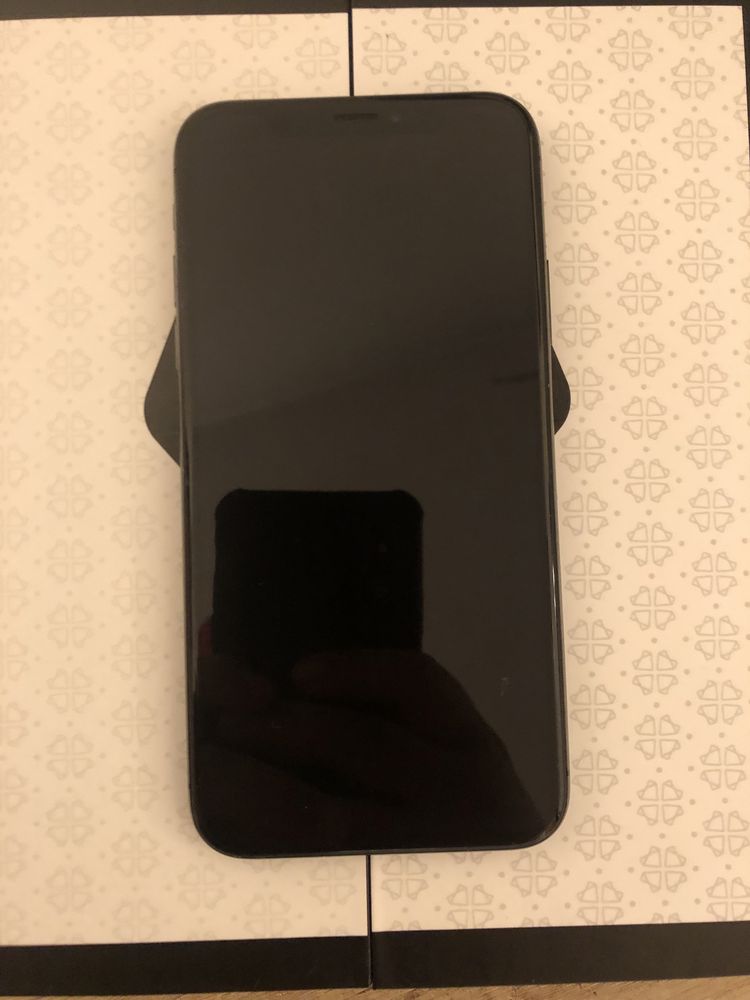 Vând iphone xs , 64gb .