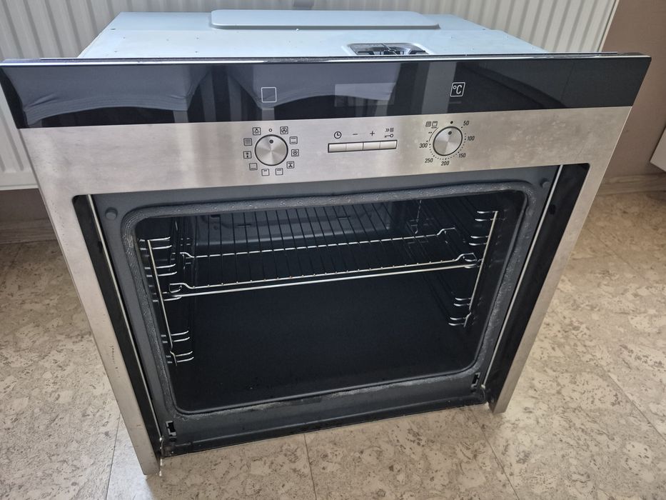 Фурна за вграждане Siemens за части