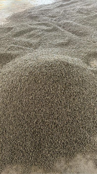 Vindem Granule pentru iepuri/capre/oi