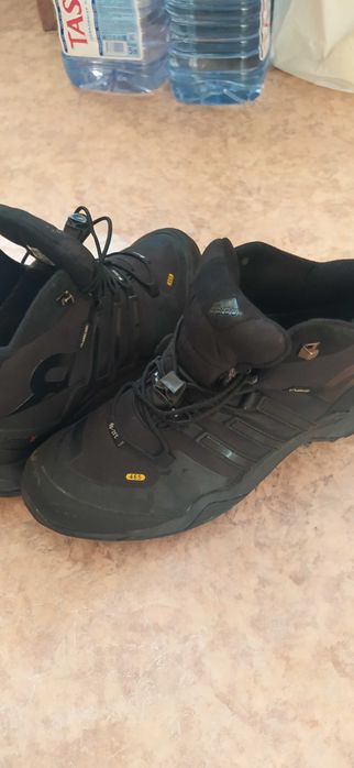 Кроссовки зимние