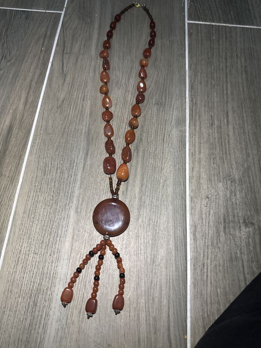 Toza yantar  toshi arabistondan keltrilgan  energiya toshi…………………………..