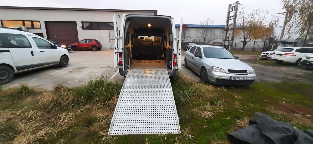 Ford Transit 2.2  8+1, 7+2 lung inalt cu rampa, carlig, impozit mic