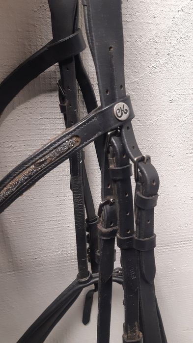 Vând căpăstru din piele