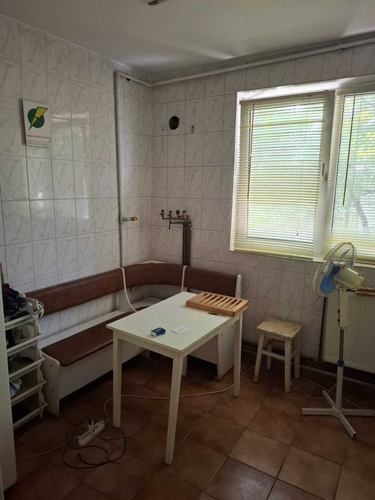 Proprietar, 3 camere in Vila (nr 31), Pajura, str Presei, renovat,et 2