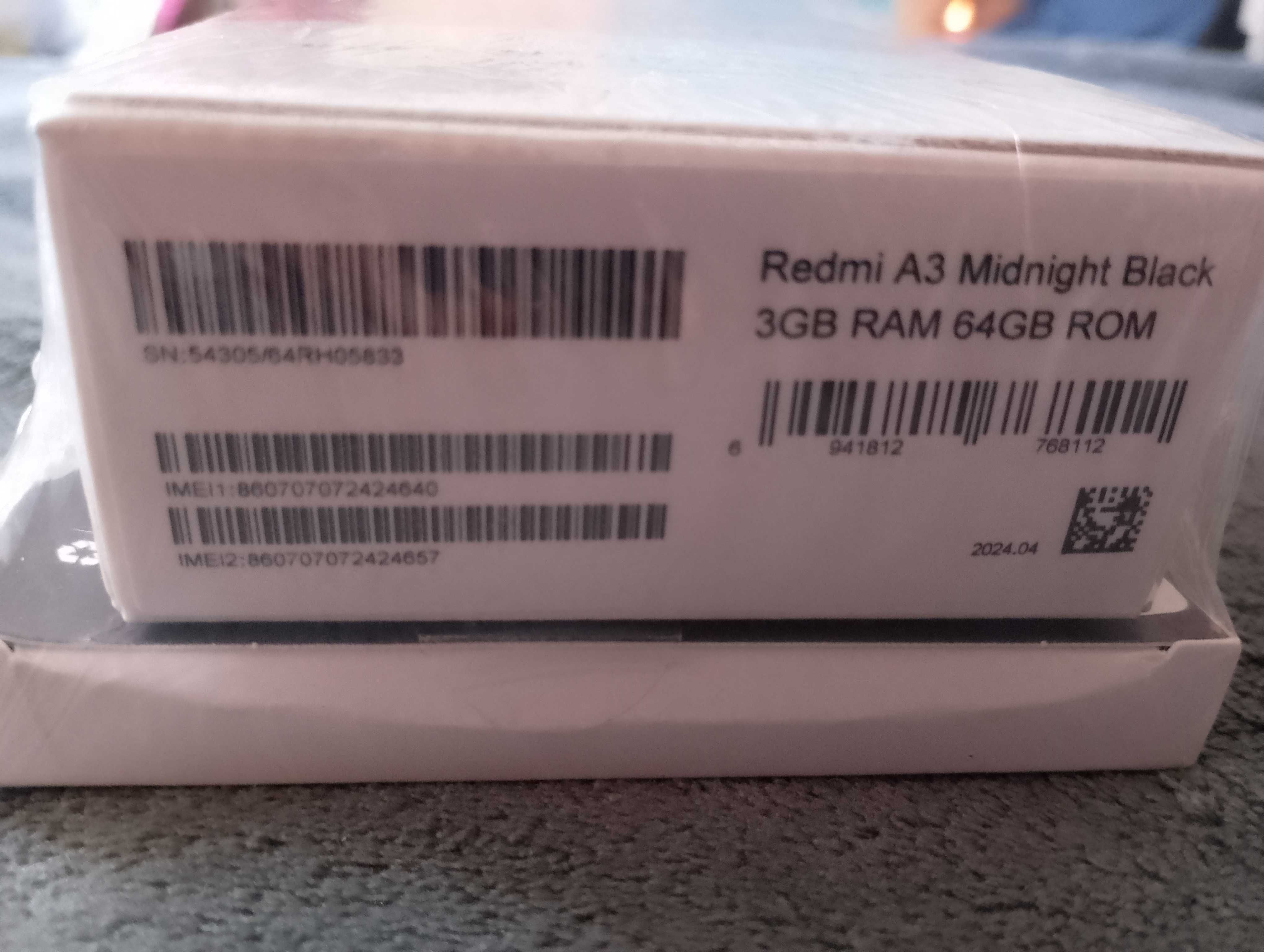 Нов redmi A3 със ново протектовно стъкло