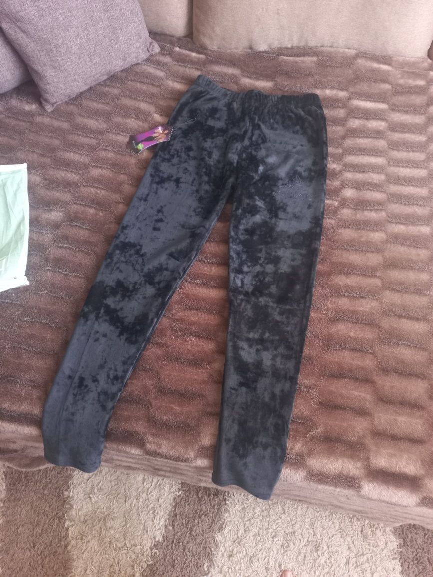 Продам НОВЫЕ тёплые лосины. На 46-48р.
