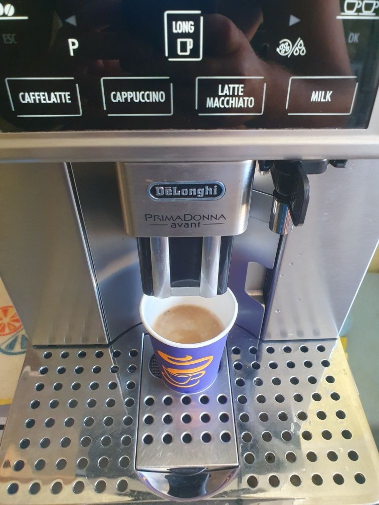 Espressor cafea Delonghi PrimaDonna Avant import Germania