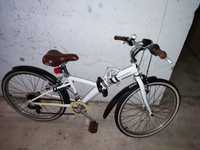 Bicicleta B Twin 24" cu extra accesorii