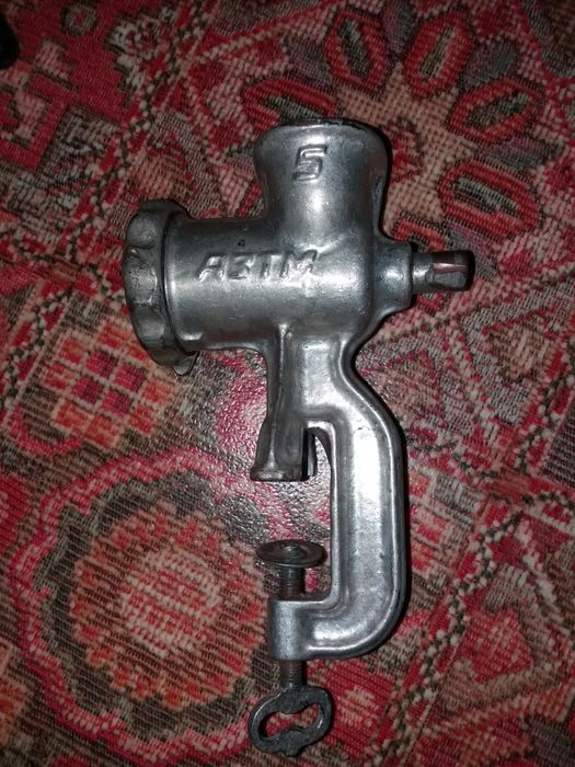 Старинная мясорубка  АЗТМ / 1961 г