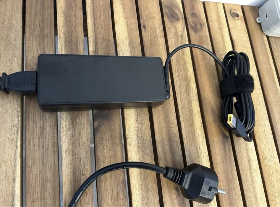 Incarcator Lenovo 90W