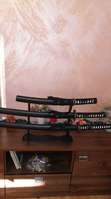 Комплект 3 броя луксозни японски самурайски мечове.