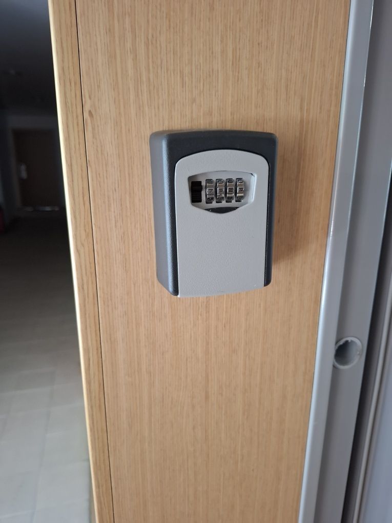 Продавам кутия за ключ