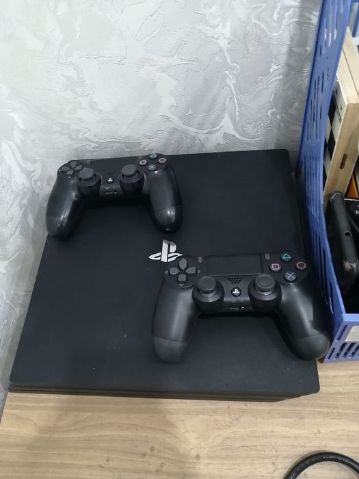Пс 4 Про на 1 тб +16 игр