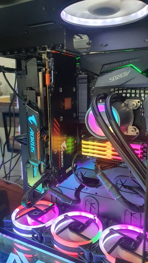 Placa Video GeForce GTX Gigabyte 1080Ti Aorus 11GB 352-bit