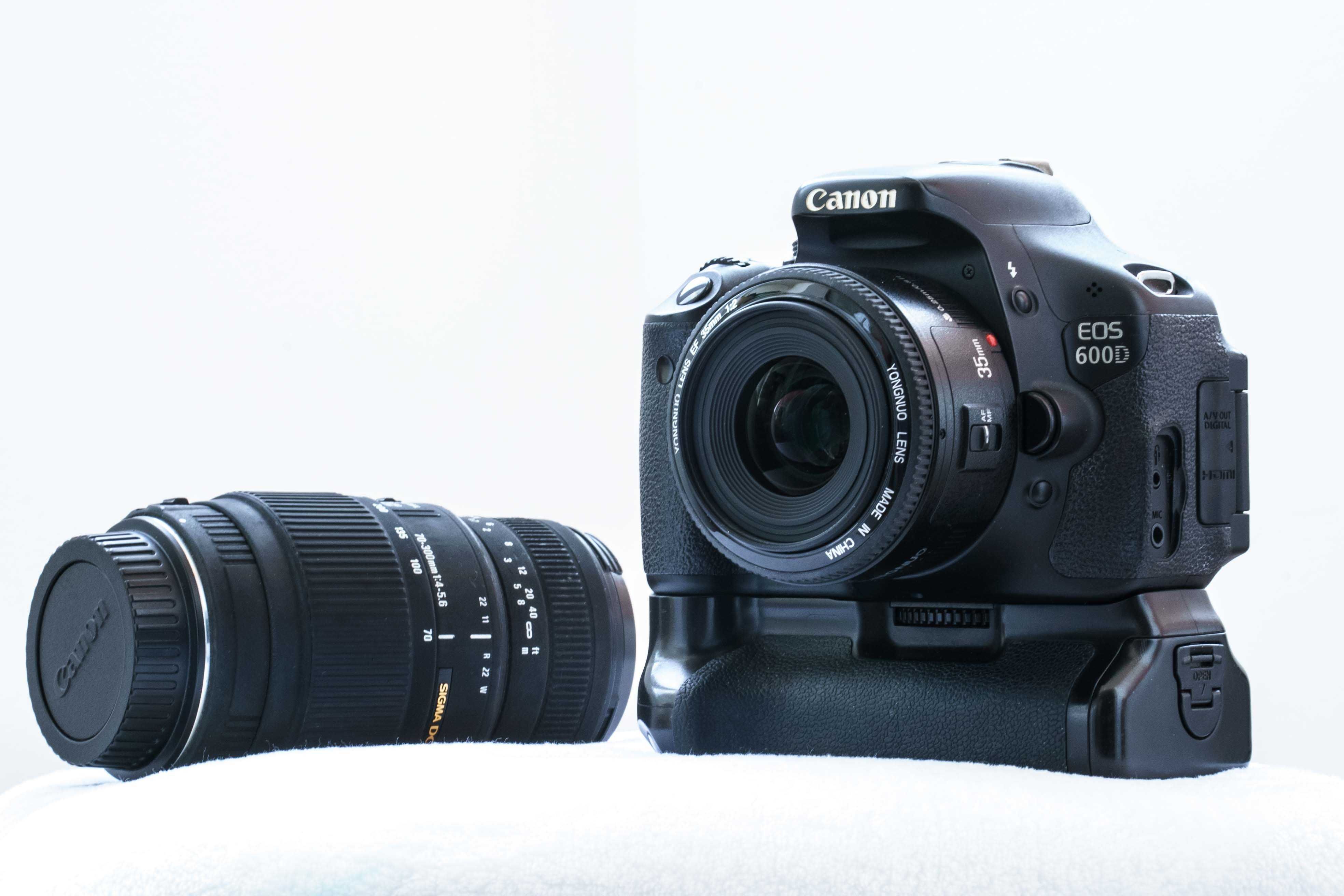 Kit foto/video Canon 600D cu blit Canon 430EX