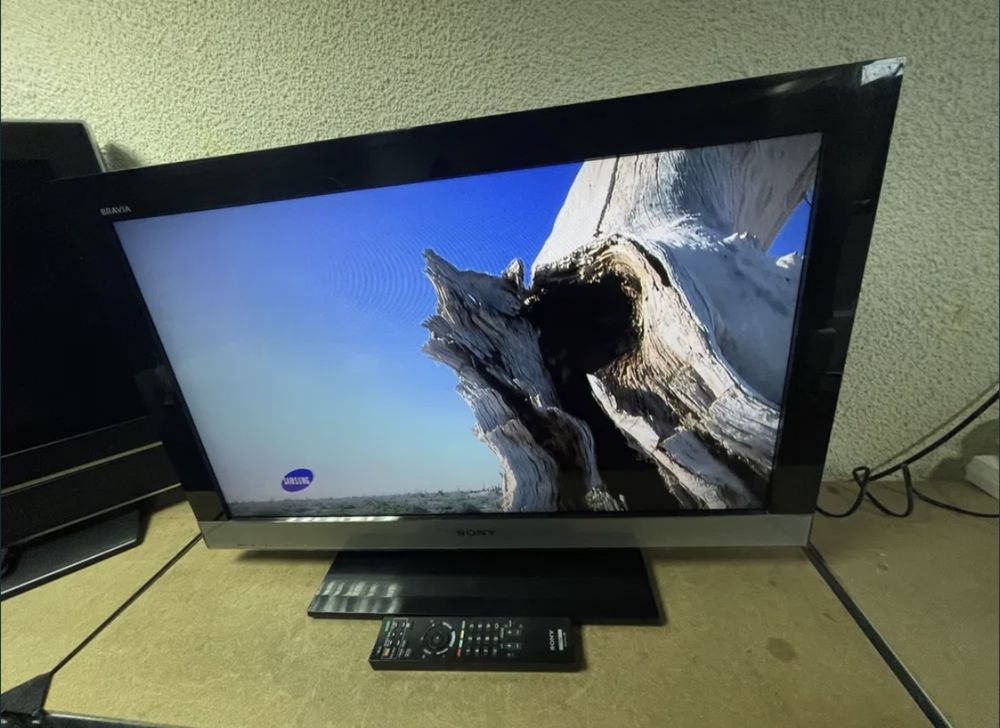 Телевизор SONY HD LCD 32“