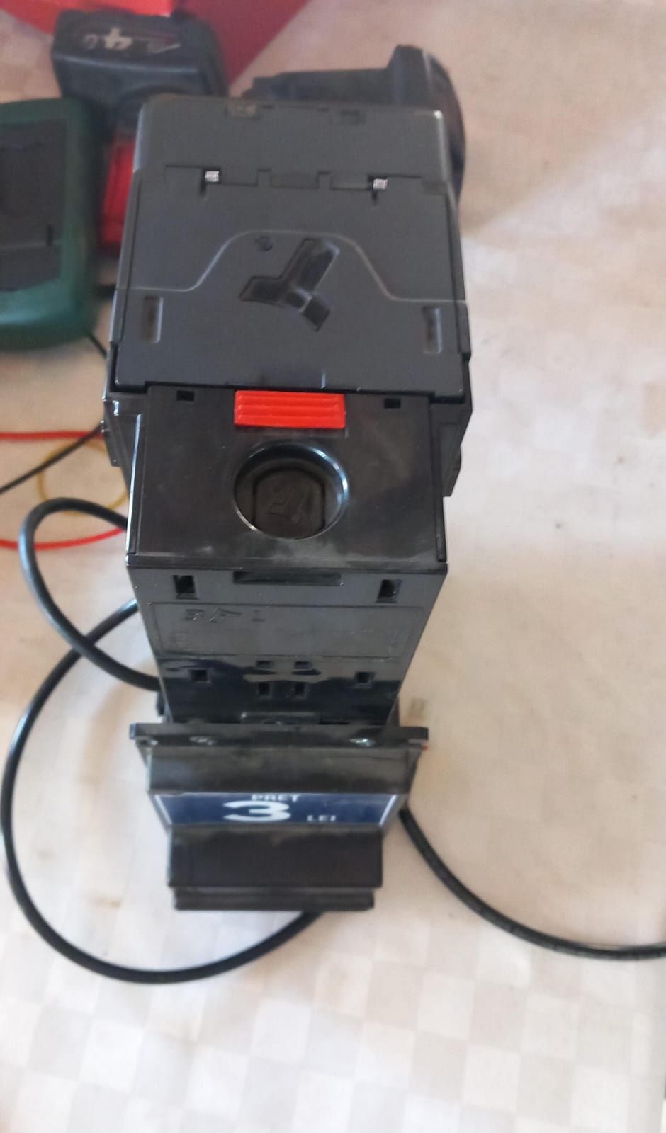 Cititor bancnote BV100