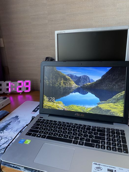 Ноутбук Asus X555L