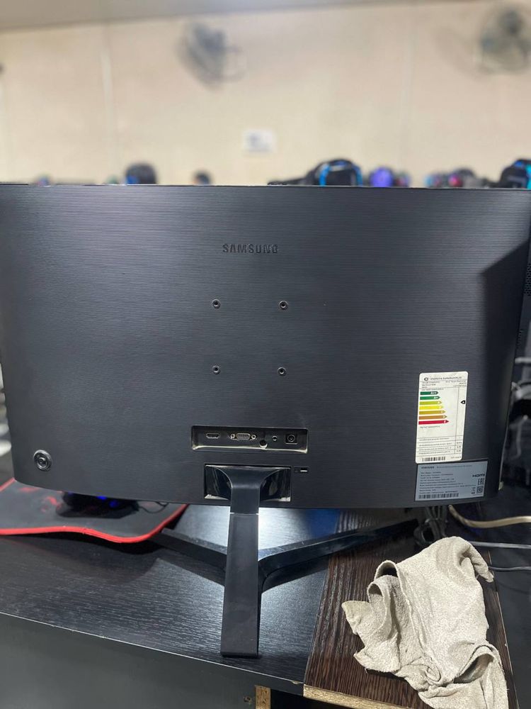 Samsung manitor sotiladi 27 razmer 60HZ