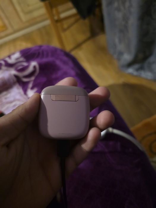 Vând căști jBL noi folosite de 5 ori maxim