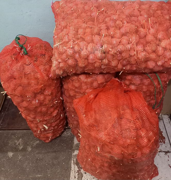 Местный свежии чеснок