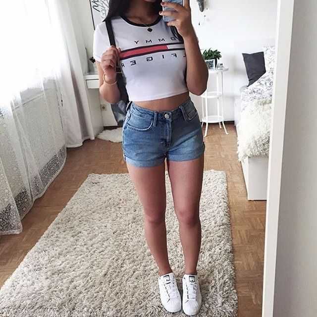 Blugi scurti  bleu super elastici