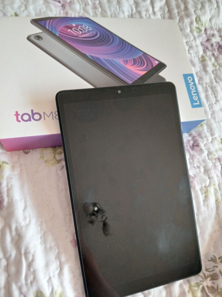 Lenovo M8tab таблет